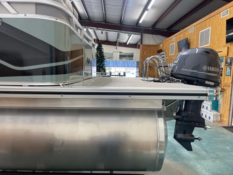 Slide: The Image of Avalon Venture Quad Lounge - 19' 2026 - 6