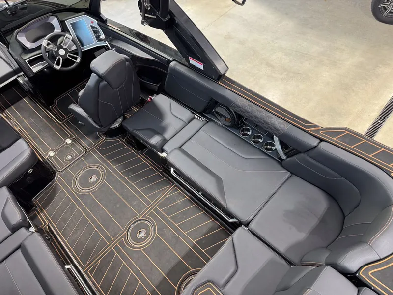 Slide: The Image of MasterCraft XT24 2023 - 13