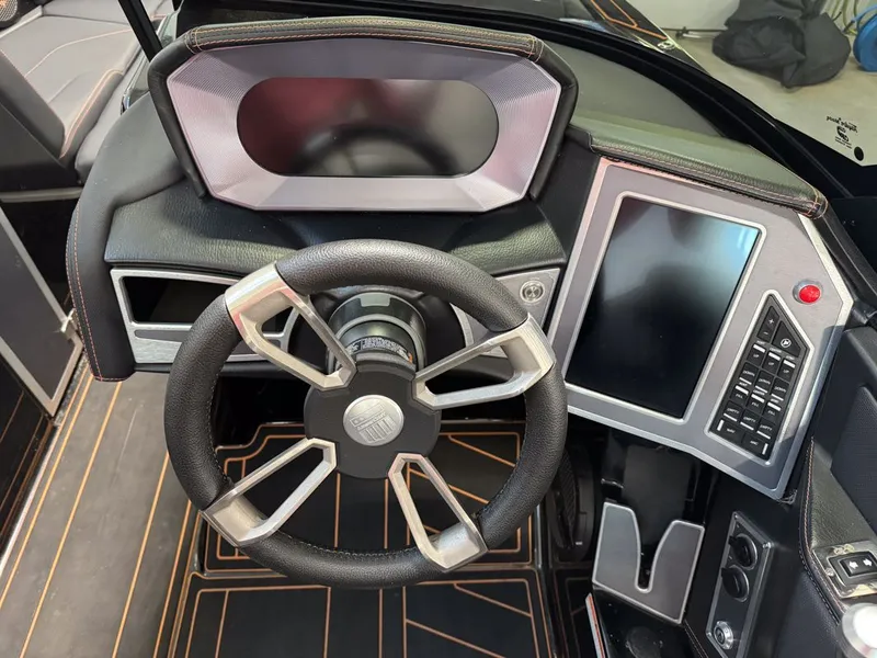 Slide: The Image of MasterCraft XT24 2023 - 18