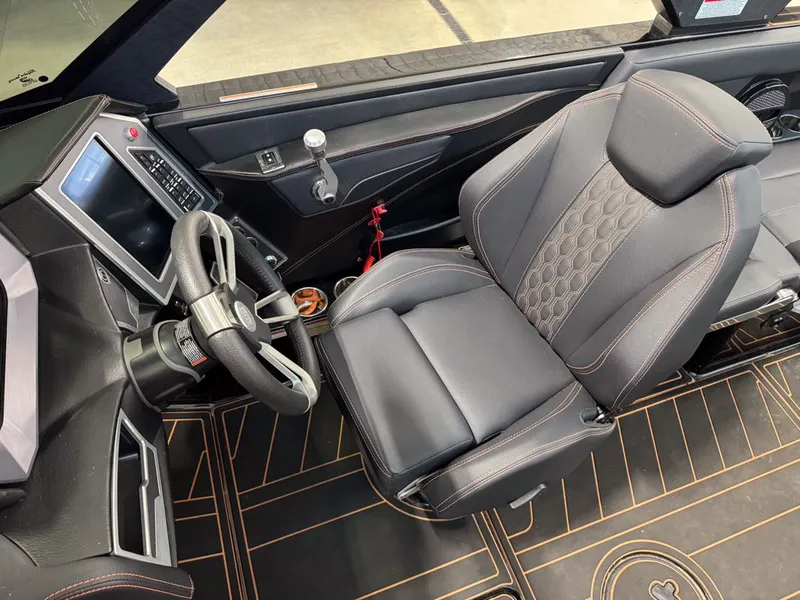 Slide: The Image of MasterCraft XT24 2023 - 23