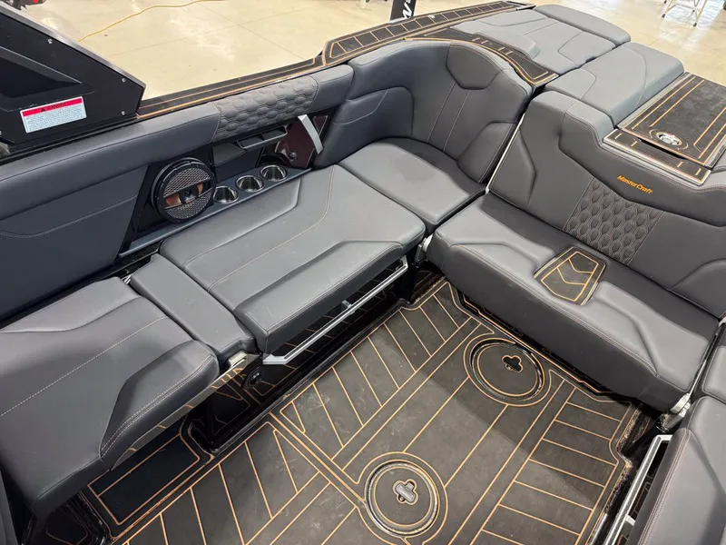 Slide: The Image of MasterCraft XT24 2023 - 25