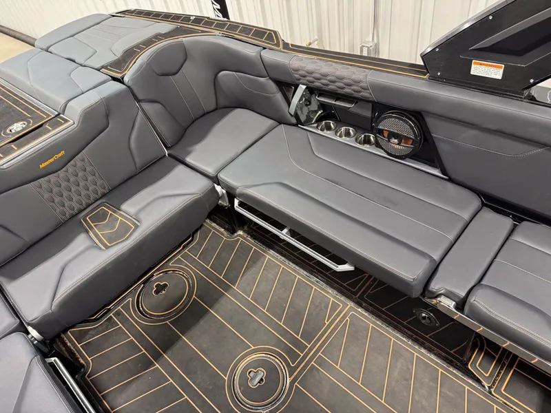 Slide: The Image of MasterCraft XT24 2023 - 26