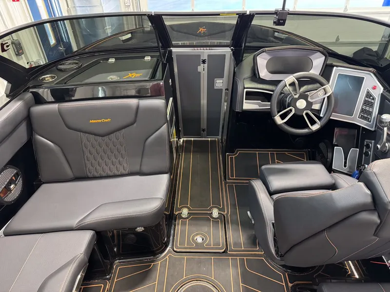 Slide: The Image of MasterCraft XT24 2023 - 35