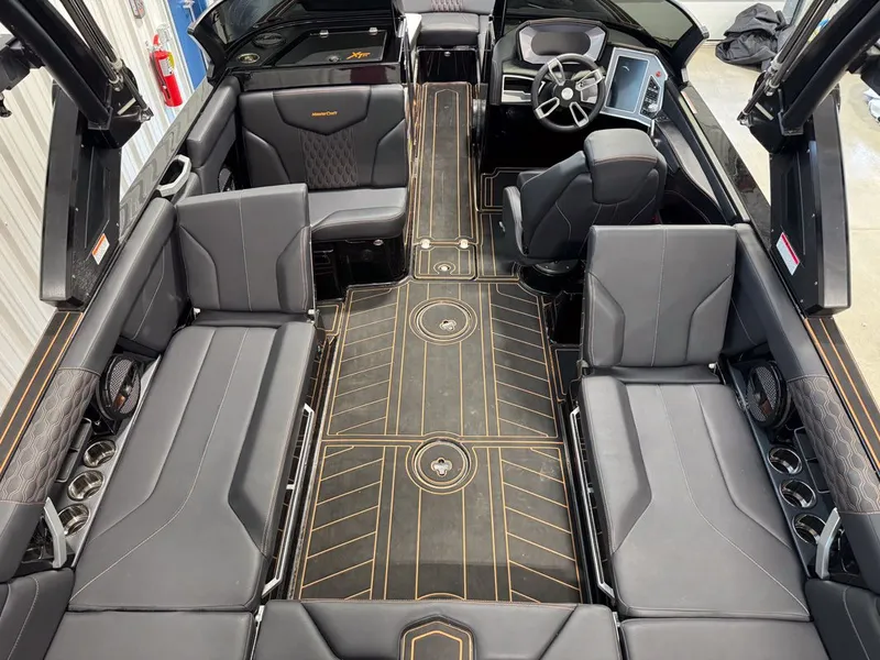 Slide: The Image of MasterCraft XT24 2023 - 36