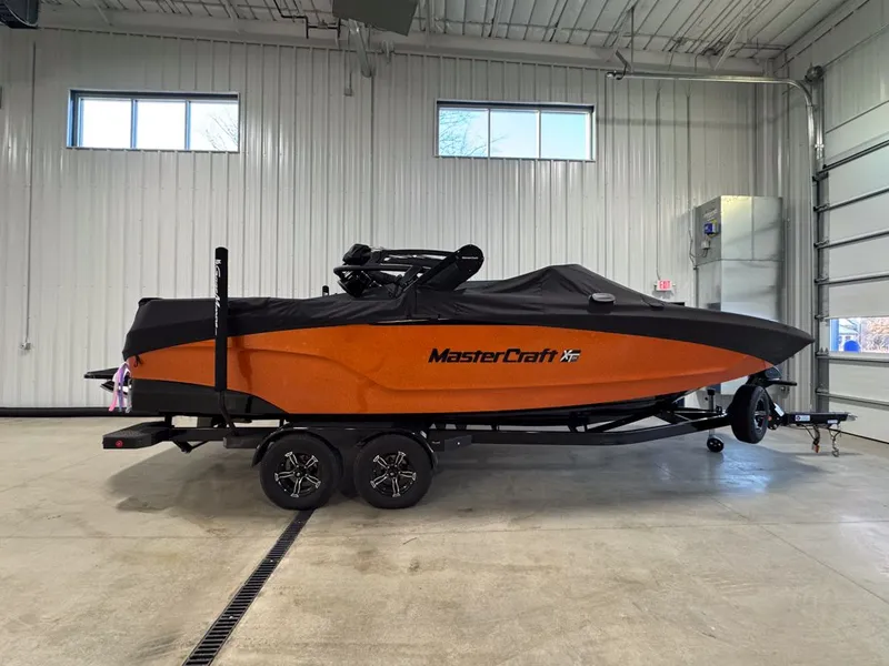 Slide: The Image of MasterCraft XT24 2023 - 41