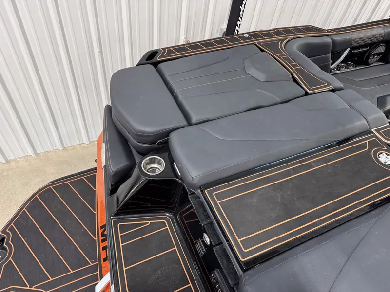 Slide: The Image of MasterCraft XT24 2023 - 7