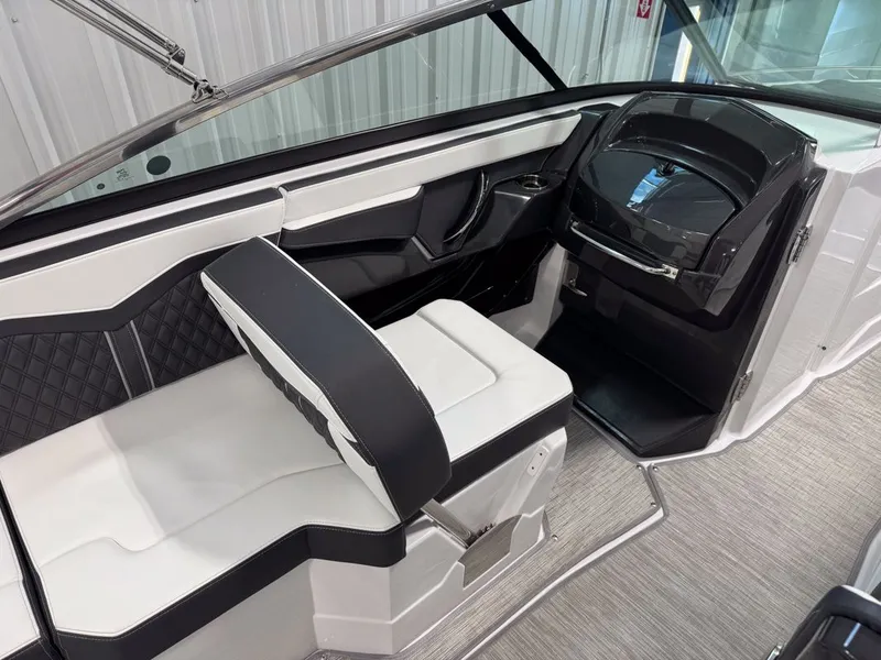 Slide: The Image of Monterey 258SS Super Sport 2025 - 11