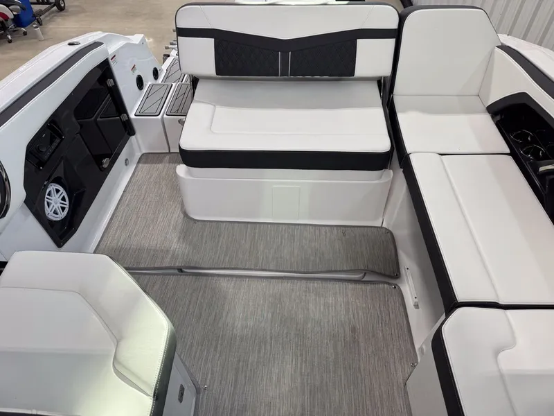 Slide: The Image of Monterey 258SS Super Sport 2025 - 14