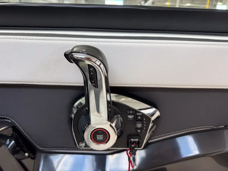 Slide: The Image of Monterey 258SS Super Sport 2025 - 20