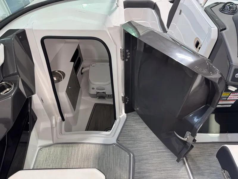 Slide: The Image of Monterey 258SS Super Sport 2025 - 21