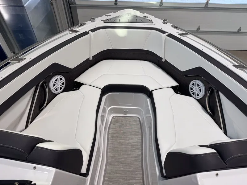 Slide: The Image of Monterey 258SS Super Sport 2025 - 24