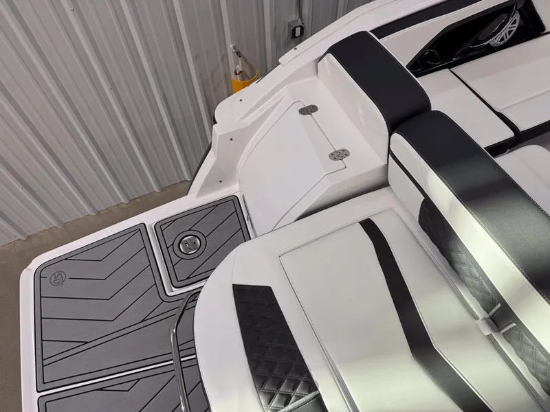 Slide: The Image of Monterey 258SS Super Sport 2025 - 7