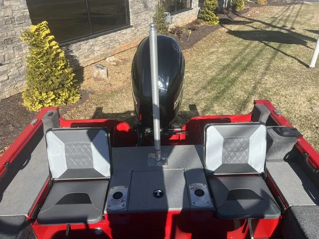 Slide: The Image of G3 Angler V 18 FS 2026 - 10