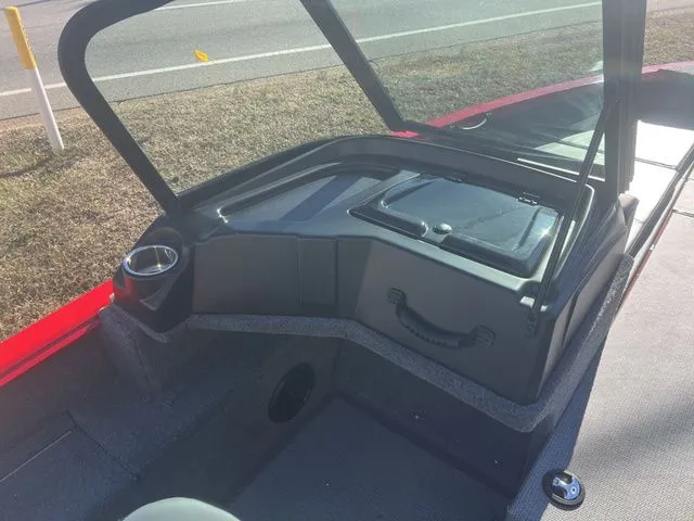 Slide: The Image of G3 Angler V 18 FS 2026 - 7