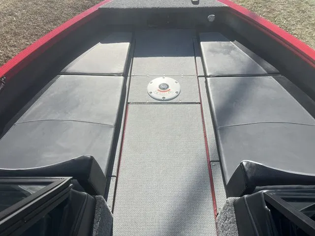 Slide: The Image of G3 Angler V 18 FS 2026 - 9