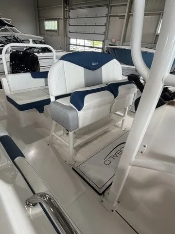 Slide: The Image of Robalo R222 Explorer 2026 - 9