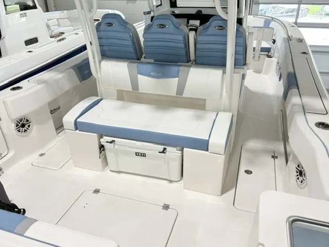 Slide: The Image of Robalo R300 Center Console 2026 - 5