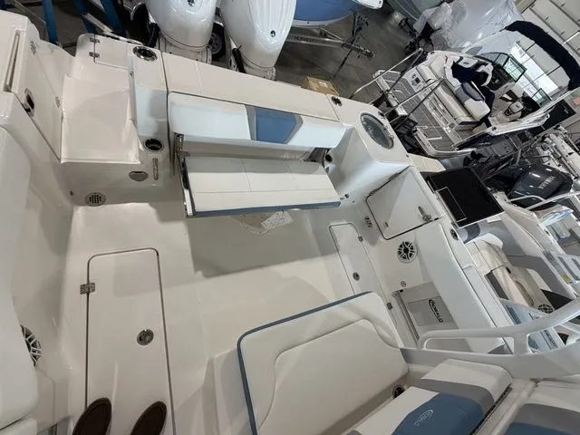 Slide: The Image of Robalo R270 Center Console 2026 - 11