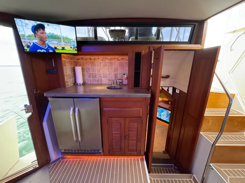 Slide: The Image of Viking 48 MOTORYACHT 1987 - 23