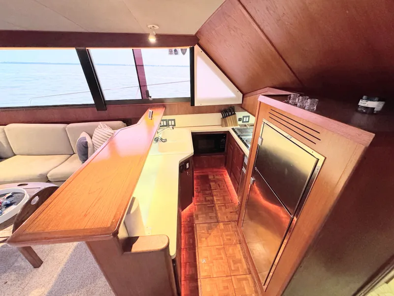 Slide: The Image of Viking 48 MOTORYACHT 1987 - 24