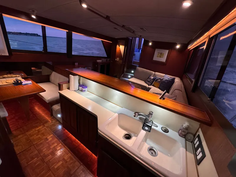 Slide: The Image of Viking 48 MOTORYACHT 1987 - 34