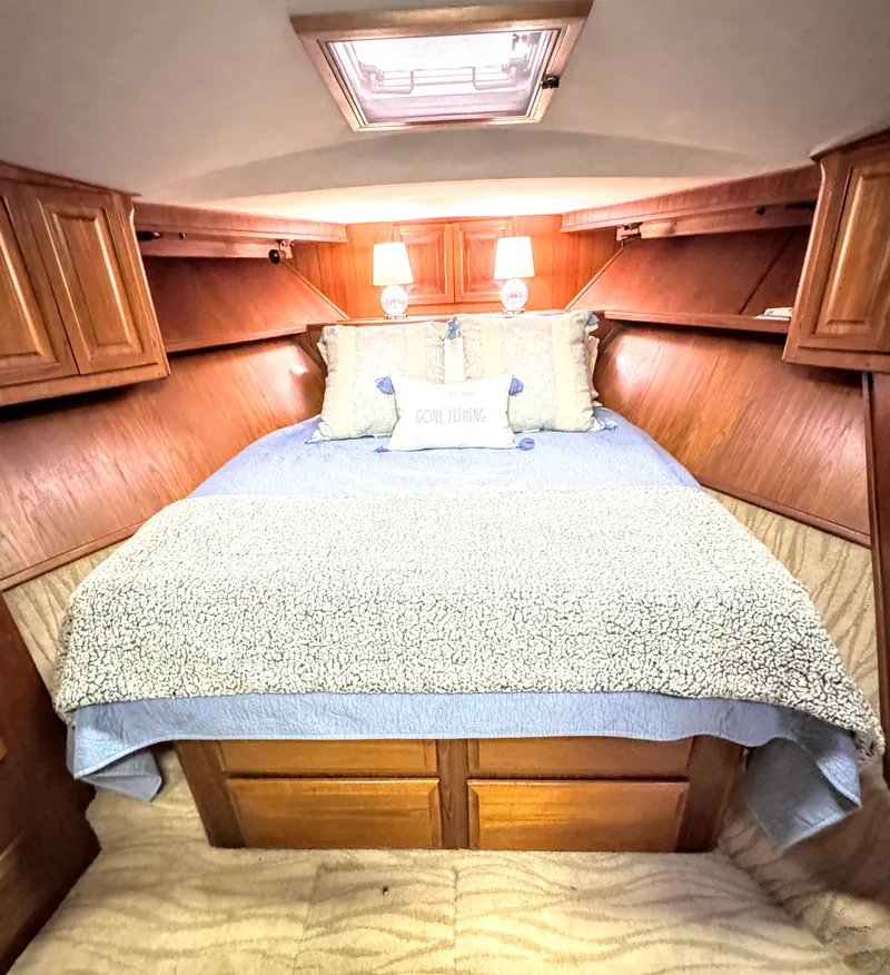 Slide: The Image of Viking 48 MOTORYACHT 1987 - 52