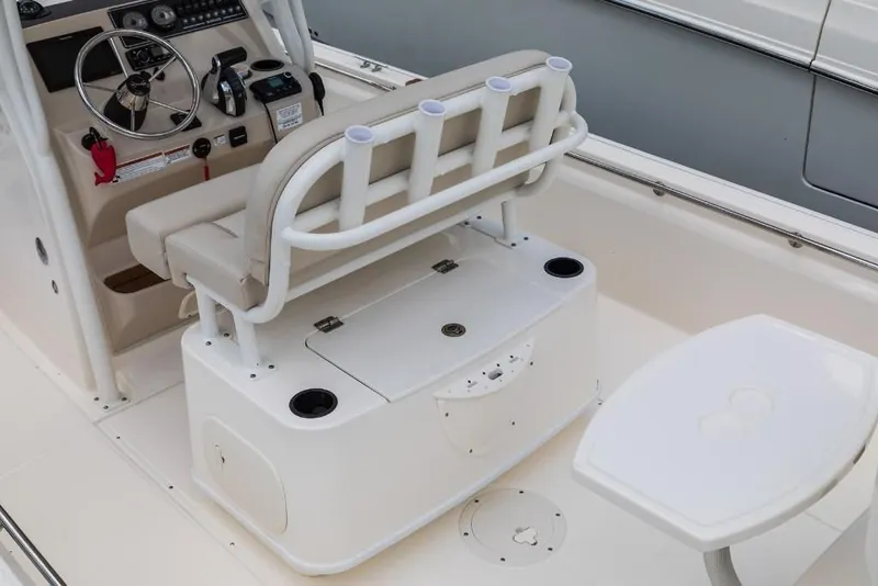 Slide: The Image of Boston Whaler 210 Montauk 2026 - 19