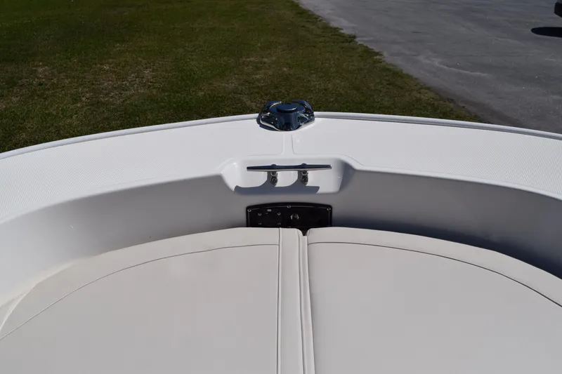 Slide: The Image of Boston Whaler 170 Montauk 2026 - 16