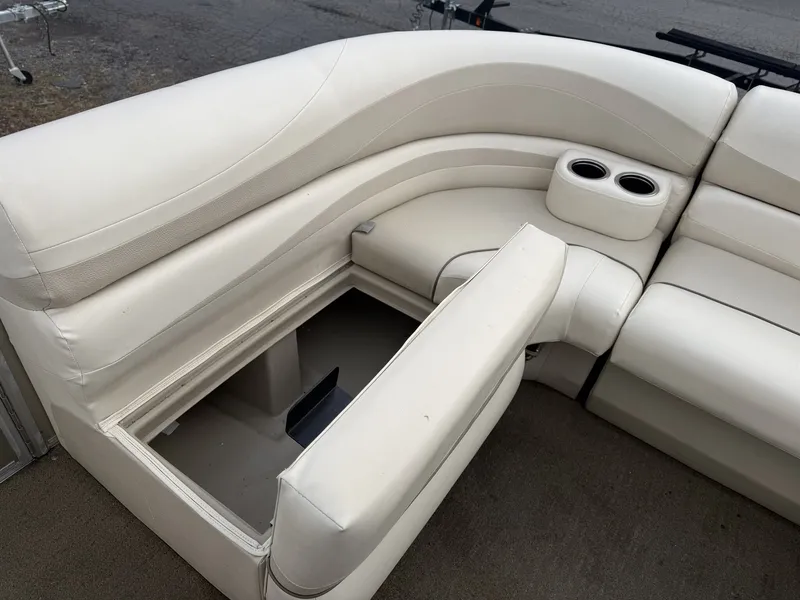 Slide: The Image of Bennington 2250 GBR 2013 - 14