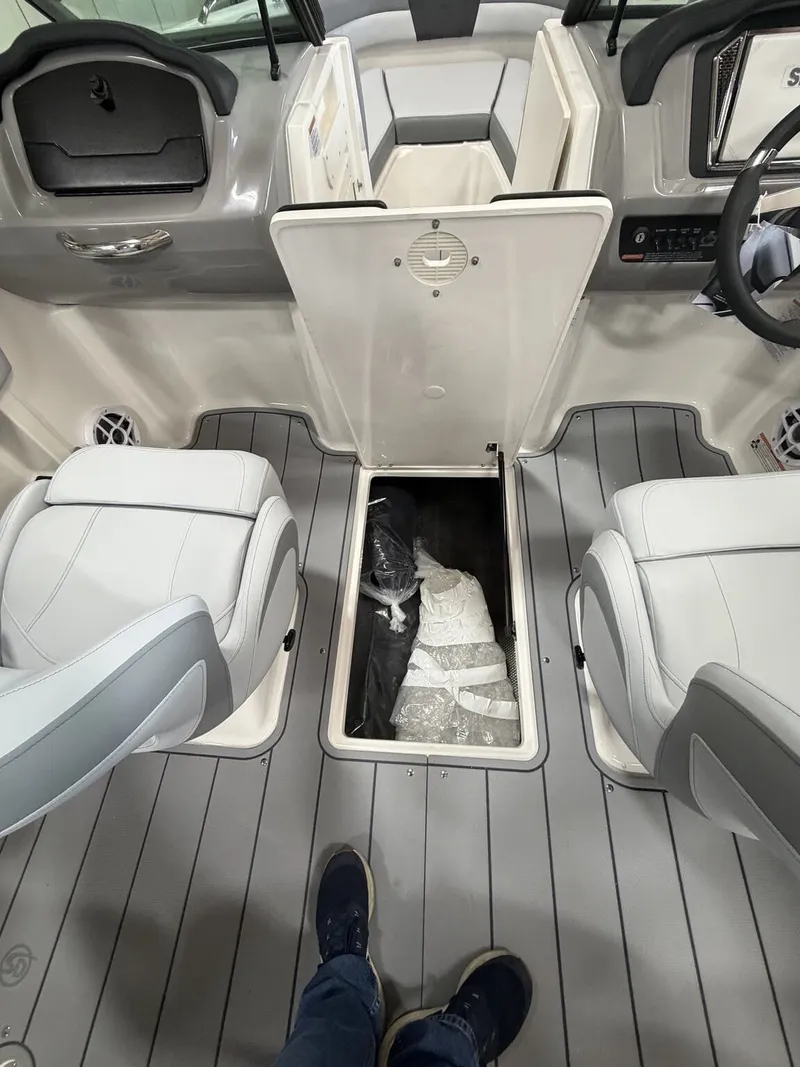 Slide: The Image of Interior of Chaparral SSi 21 boat, model year 2026. - 14