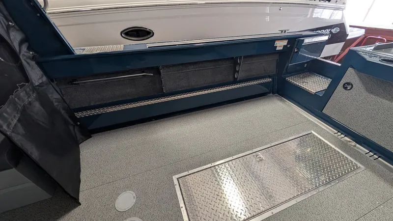 Slide: The Image of Hewescraft Ocean Pro 240 2026 - 15