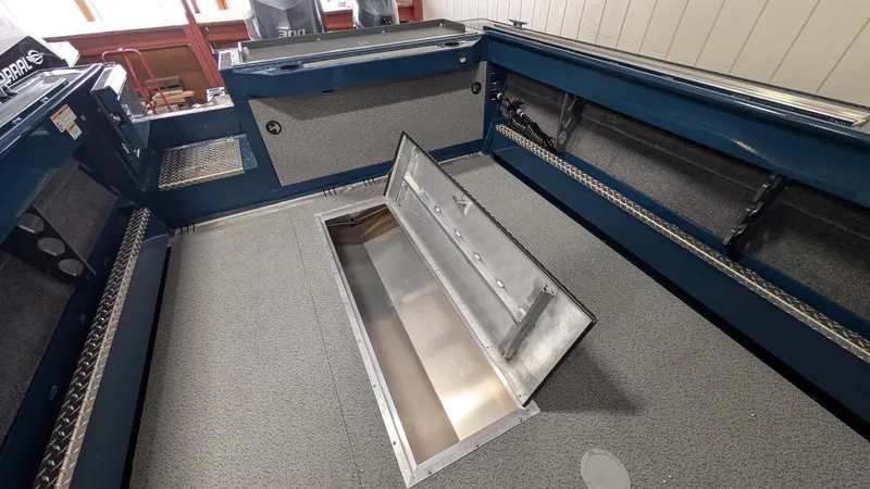 Slide: The Image of Hewescraft Ocean Pro 240 2026 - 16