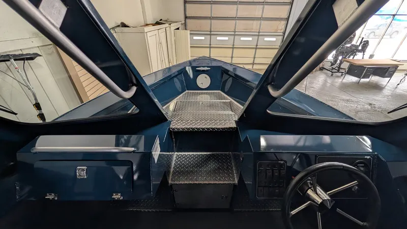 Slide: The Image of Hewescraft Ocean Pro 240 2026 - 24