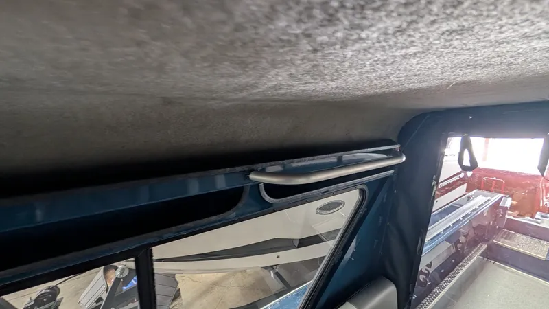 Slide: The Image of Hewescraft Ocean Pro 240 2026 - 26