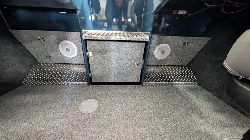 Slide: The Image of Hewescraft Ocean Pro 240 2026 - 27