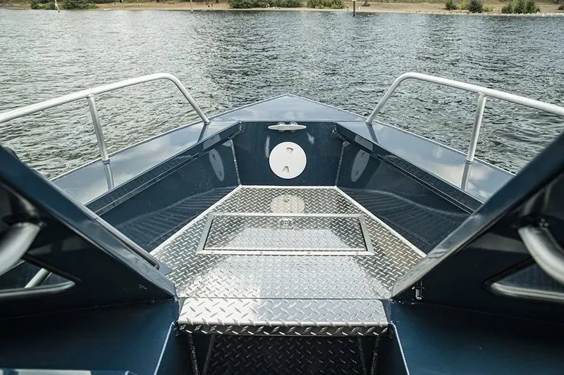 Slide: The Image of Hewescraft Ocean Pro 240 2026 - 9