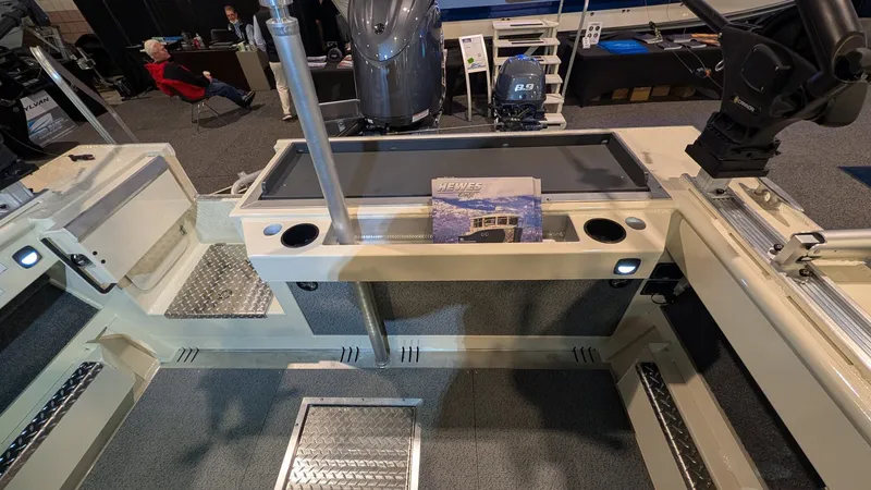 Slide: The Image of Hewescraft 210 Sea Runner ET Hardtop 2026 - 23