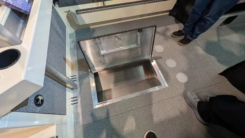 Slide: The Image of Hewescraft 210 Sea Runner ET Hardtop 2026 - 27