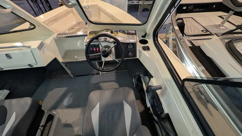 Slide: The Image of Hewescraft 210 Sea Runner ET Hardtop 2026 - 28