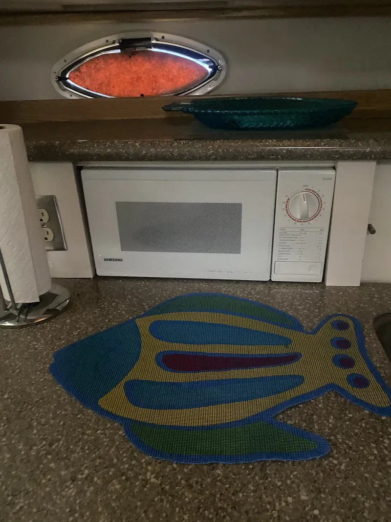 Slide: The Image of Maxum 3300 SCR 2000 - 12