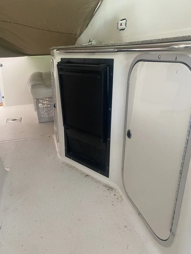 Slide: The Image of Maxum 3300 SCR 2000 - 5