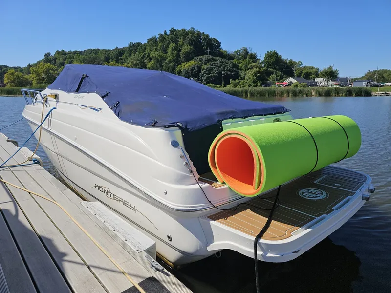 Slide: The Image of Monterey 262 Cruiser 2000 - 14