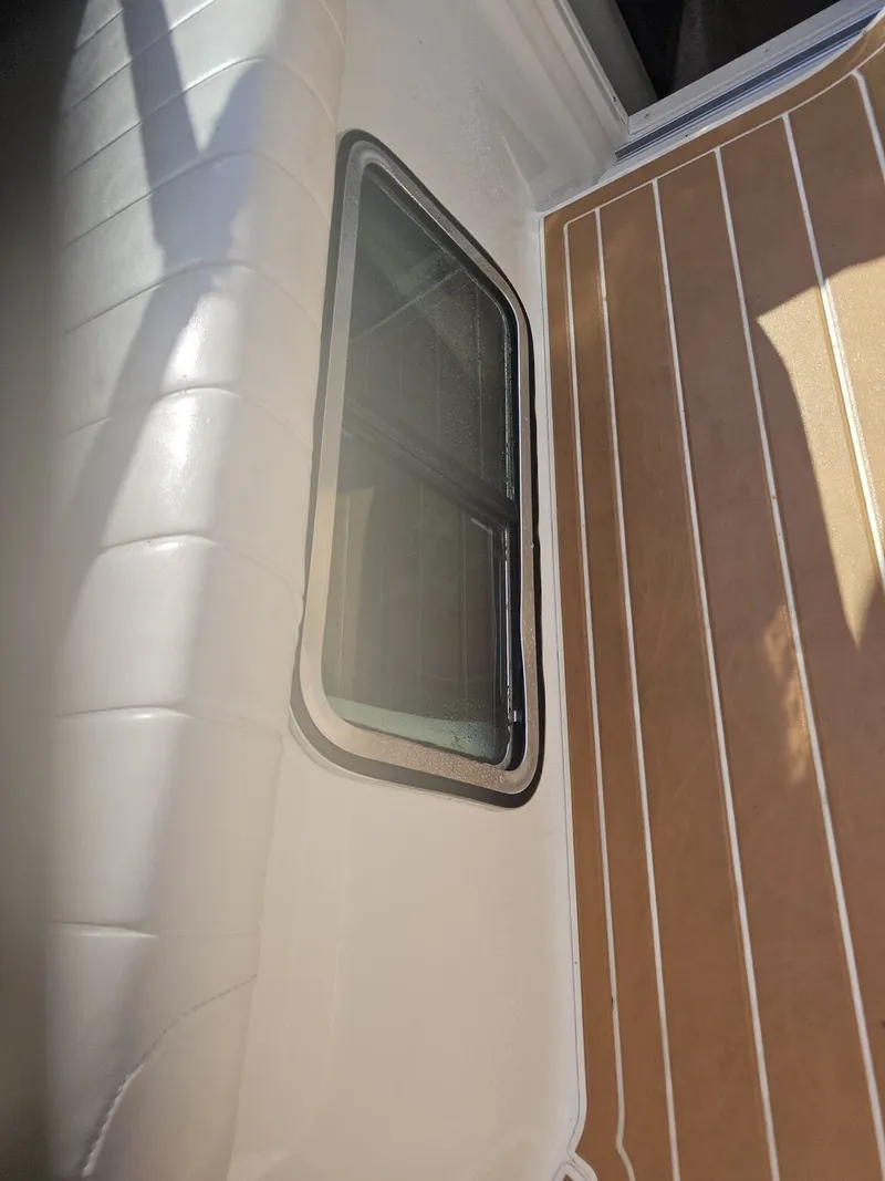 Slide: The Image of Monterey 262 Cruiser 2000 - 4