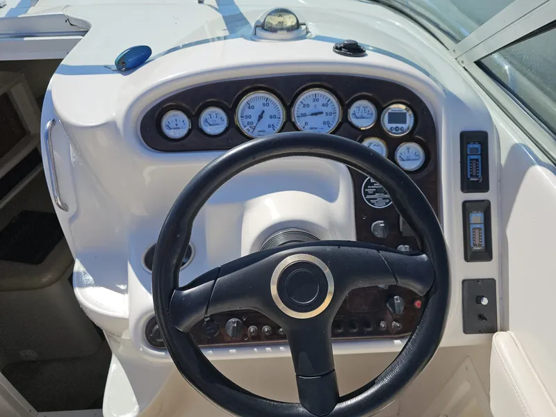 Slide: The Image of Monterey 262 Cruiser 2000 - 8