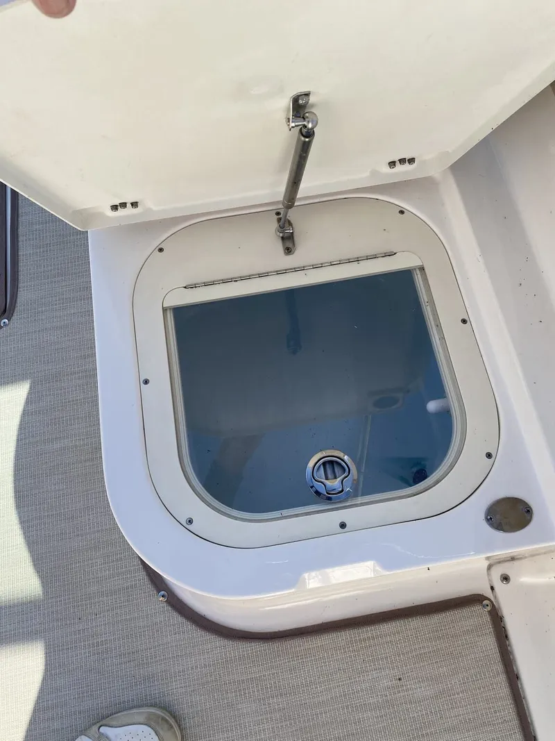 Slide: The Image of Robalo Dual Console R227 2018 - 20