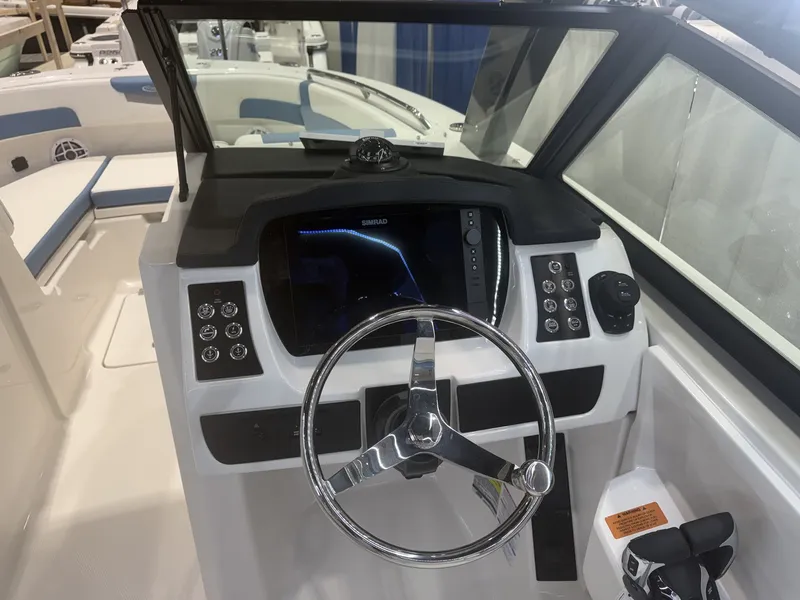 Slide: The Image of Robalo Dual Console R 257 2026 - 14