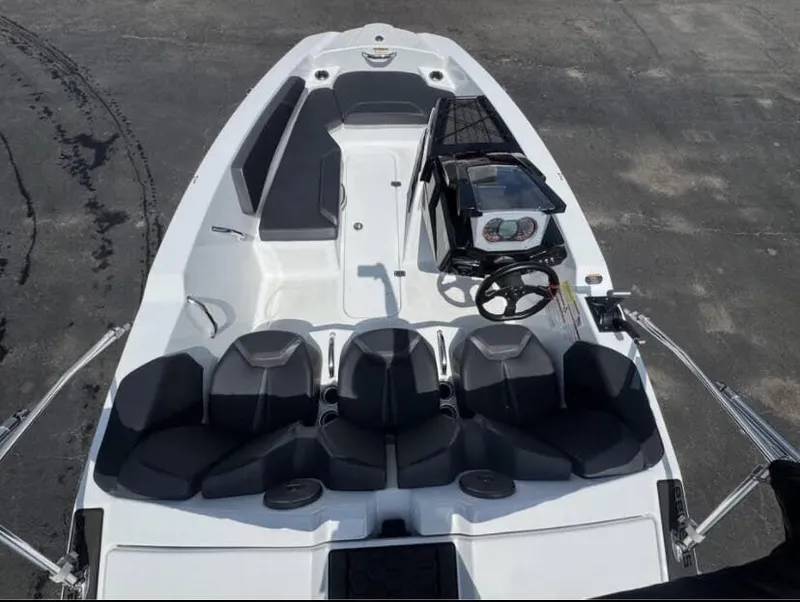 Slide: The Image of Scarab 165 Series 2021 - 3