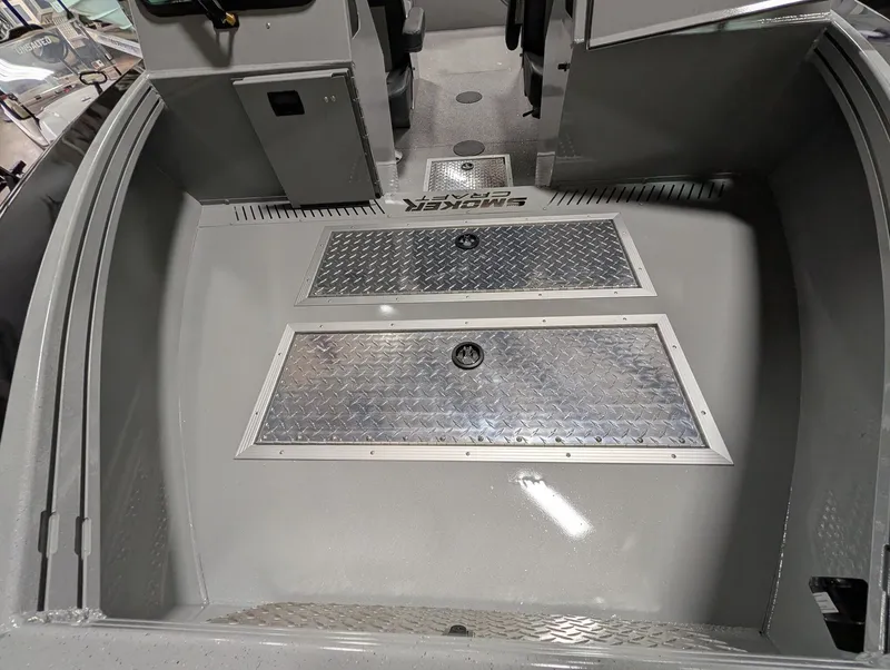 Slide: The Image of Smoker Craft Phantom 20x2 2026 - 22