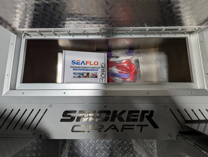 Slide: The Image of Smoker Craft Phantom 20x2 2026 - 23