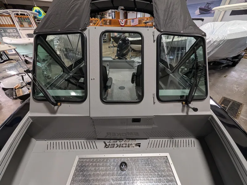 Slide: The Image of Smoker Craft Phantom 20x2 2026 - 7